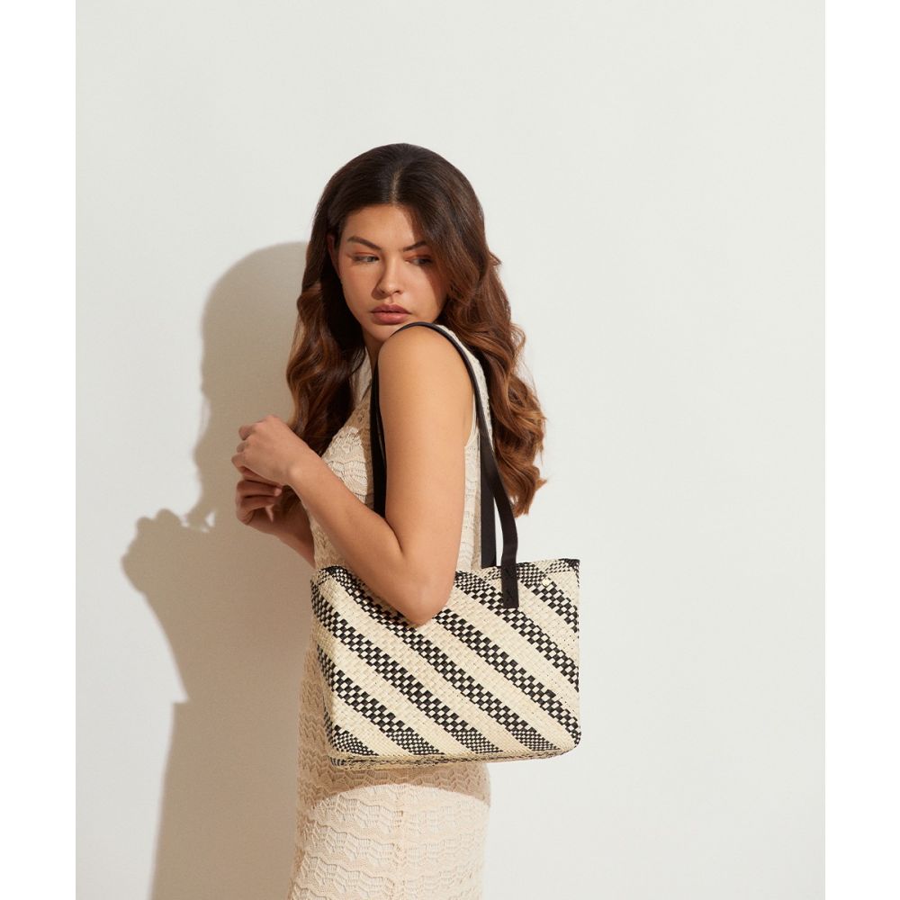 CESTA IRACA CORFU - BEIGE & NEGRO - AGARRADERAS DE CUERO