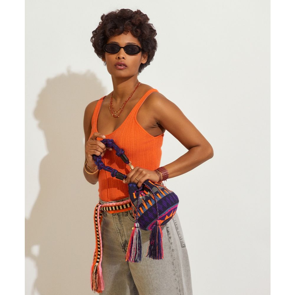 BOLSO CRUZADO M CON ASA DE MACRAMÉ - HAWK - MARINO & FUCHSIA