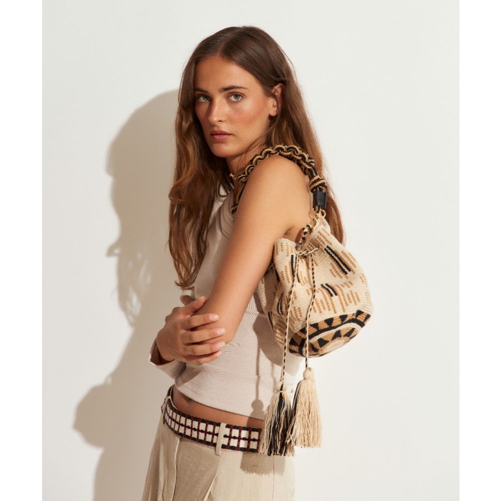 BOLSO CRUZADO M CON ASA DE MACRAMÉ - MARIGOLD - CAMEL & BEIGE